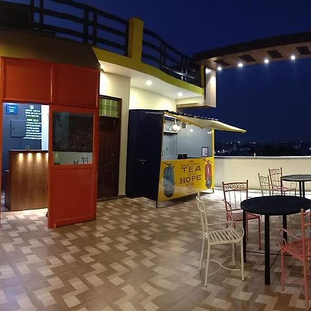 Hostel Hashtag Traveler'S Lucknow Zewnętrze zdjęcie