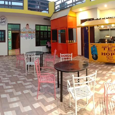 Hostel Hashtag Traveler'S Lucknow Zewnętrze zdjęcie