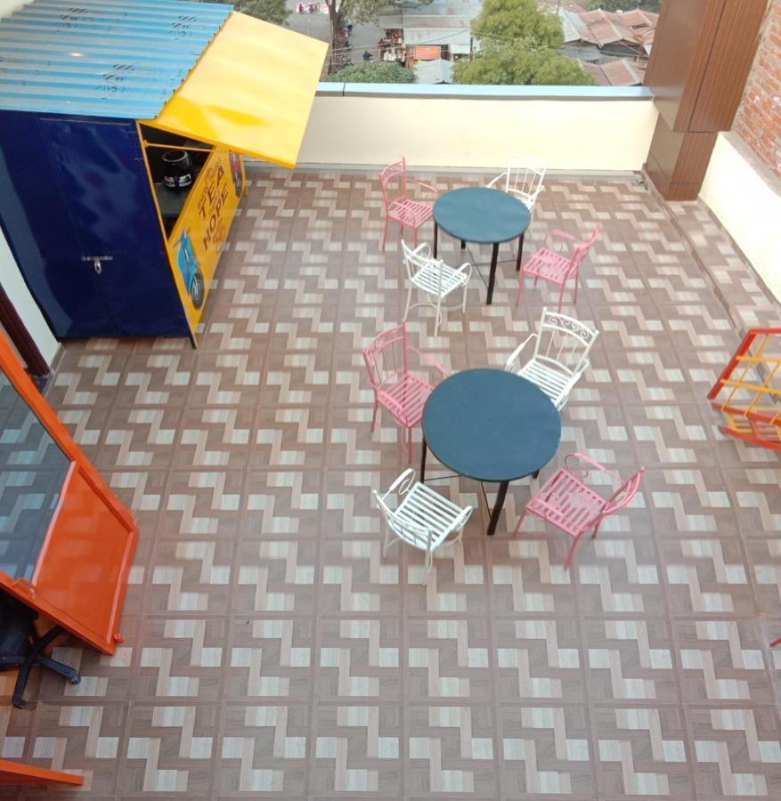Hostel Hashtag Traveler'S Lucknow Zewnętrze zdjęcie